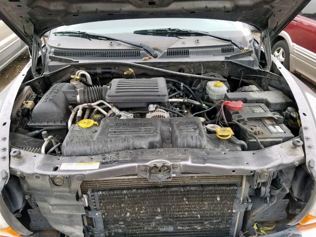 1B7HG48NX2S670636 - 2002 DODGE DAKOTA QUA GRAY photo 7