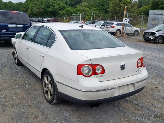 WVWAK73C08P090167 - 2008 VOLKSWAGEN PASSAT KOM WHITE photo 3