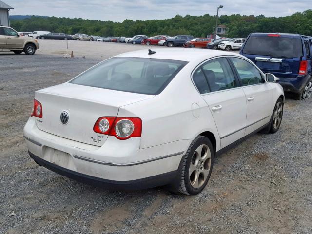 WVWAK73C08P090167 - 2008 VOLKSWAGEN PASSAT KOM WHITE photo 4