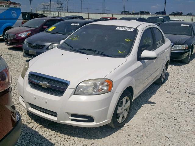 KL1TD5DE3AB125382 - 2010 CHEVROLET AVEO LS WHITE photo 2