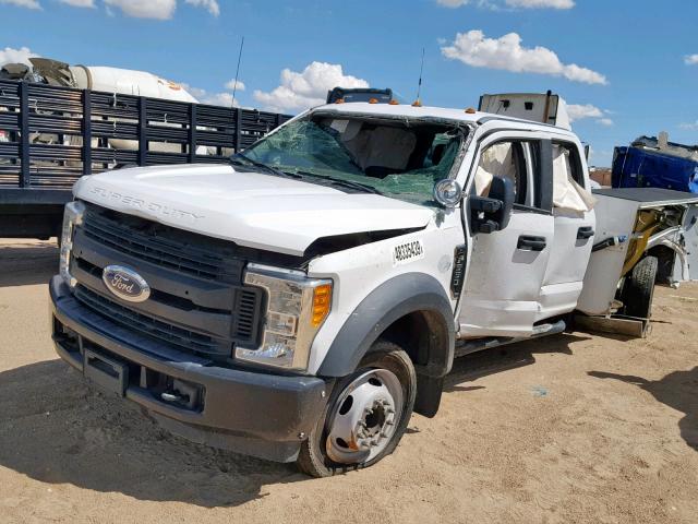 1FD0W5GT8HEB92970 - 2017 FORD F550 SUPER WHITE photo 2