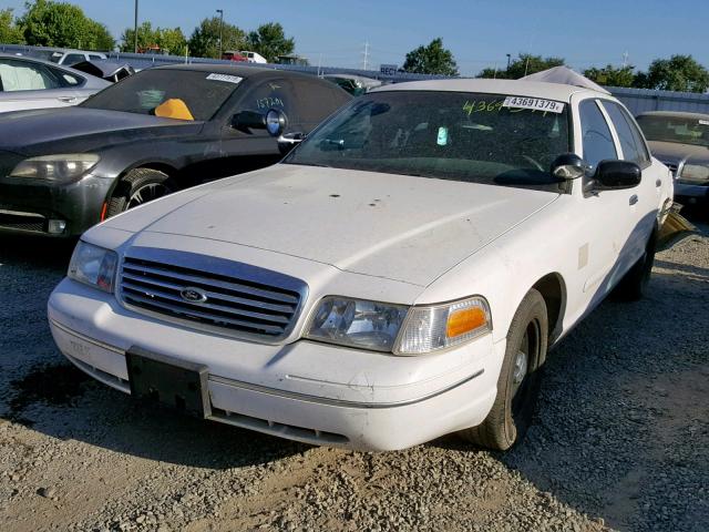 2FAFP71W9WX163991 - 1998 FORD CROWN VICT WHITE photo 2