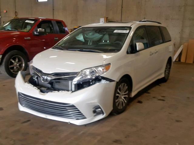 5TDYZ3DC3KS979611 - 2019 TOYOTA SIENNA LIM WHITE photo 2