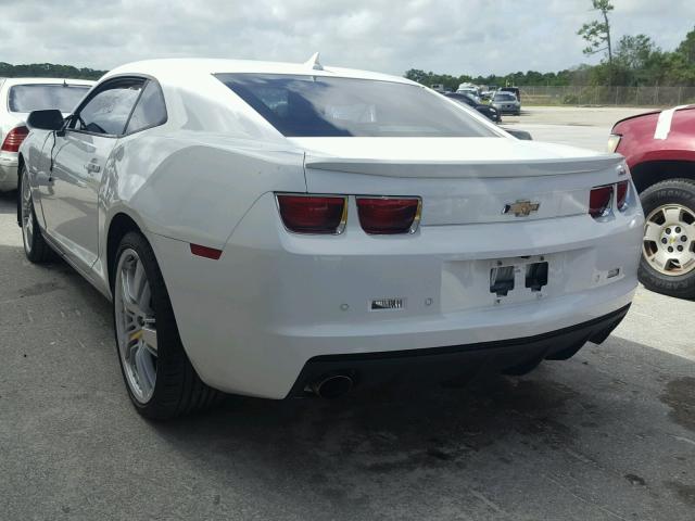 2G1FK1EJ8D9145870 - 2013 CHEVROLET CAMARO 2SS WHITE photo 3