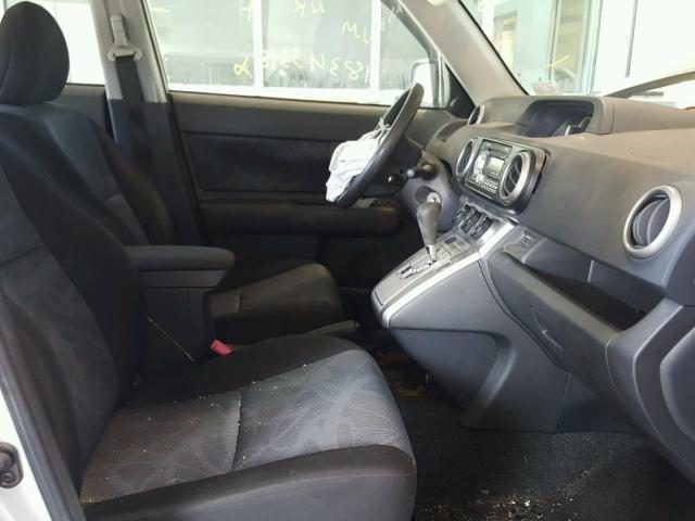 JTLZE4FE2B1140622 - 2011 TOYOTA SCION XB Күміс фото 5