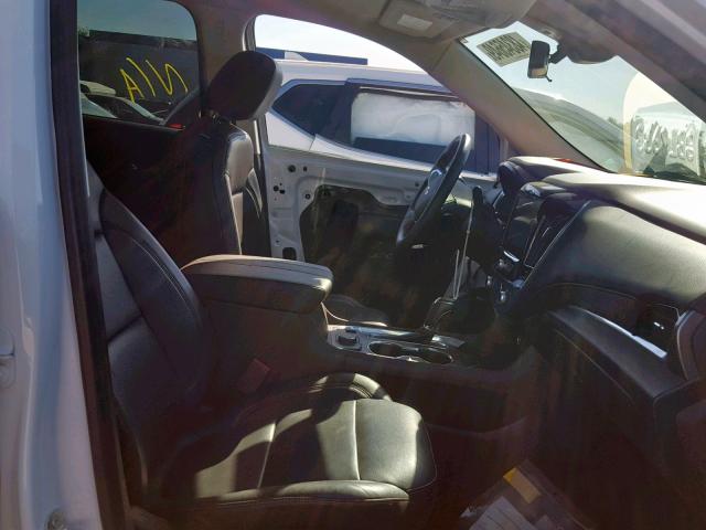 1GNERKKWXJJ163069 - 2018 CHEVROLET TRAVERSE P WHITE photo 5