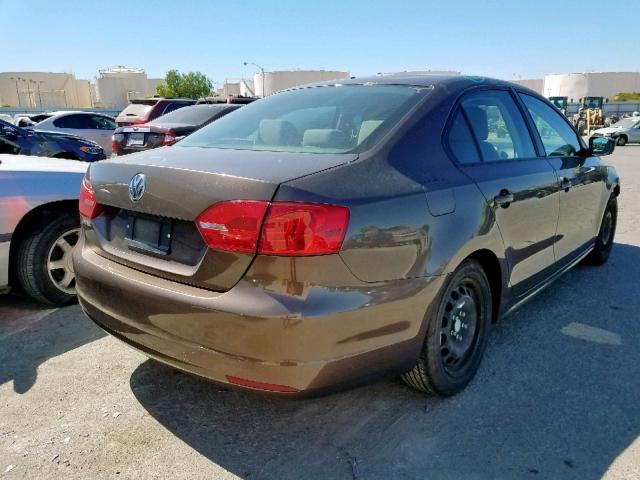 3VW2K7AJ7EM236990 - 2014 VOLKSWAGEN JETTA BASE 棕色 照片 4