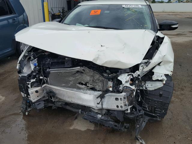 1N4AA6AP4HC368813 - 2017 NISSAN MAXIMA 3.5 WHITE photo 9