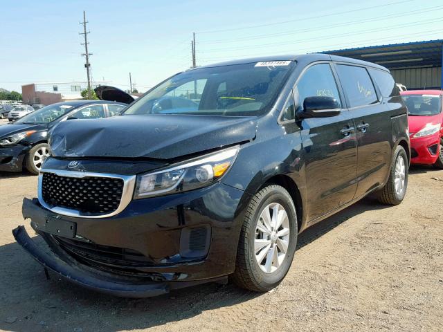 KNDMB5C19H6218007 - 2017 KIA SEDONA LX BLACK photo 2