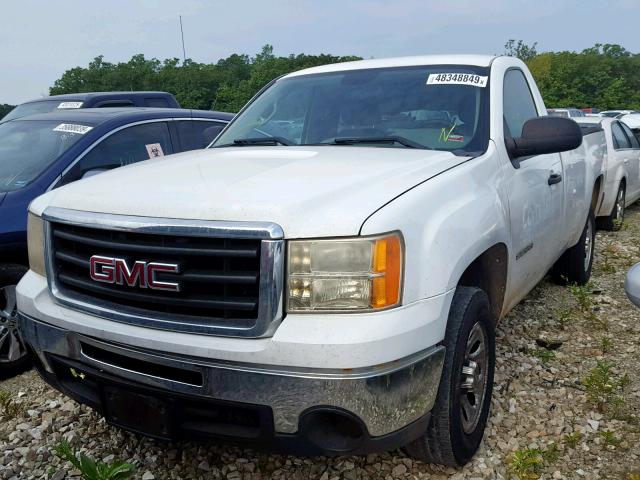 1GTPCTEX1AZ268369 - 2010 GMC SIERRA C15 WHITE photo 2