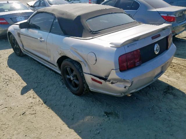 1ZVFT85H965119706 - 2006 FORD MUSTANG GT WHITE photo 3