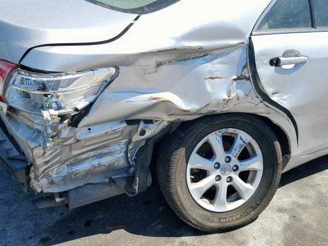 4T1BF3EK6BU664698 - 2011 TOYOTA CAMRY BASE SILVER photo 9