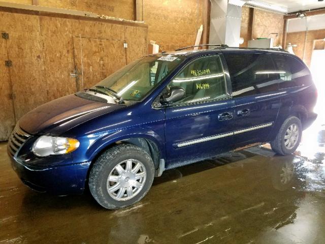 2A4GP54L46R811904 - 2006 CHRYSLER TOWN & COU BLUE photo 2