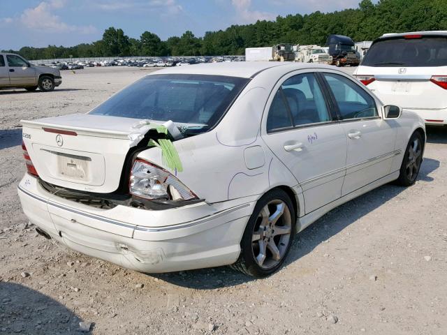 WDBRF52H67F895196 - 2007 MERCEDES-BENZ C 230 WHITE photo 4