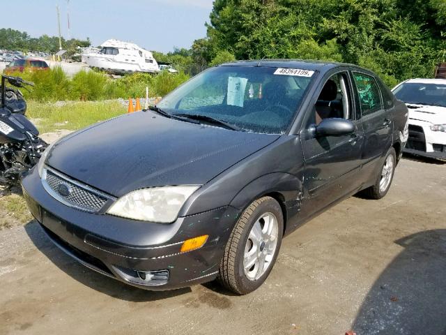 1FAHP38Z76W185632 - 2006 FORD FOCUS ZX4 WHITE photo 2