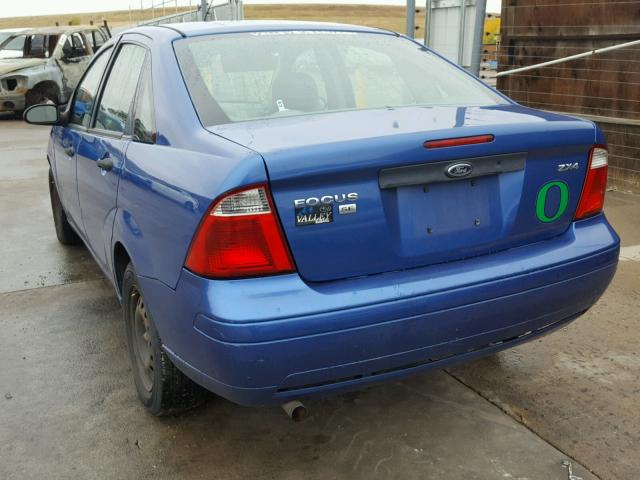 1FAFP34N85W316463 - 2005 FORD FOCUS ZX4 BLUE photo 3