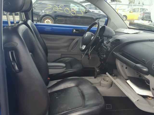 3VWCB21C42M446158 - 2002 VOLKSWAGEN NEW BEETLE ლურჯი ფოტო 5