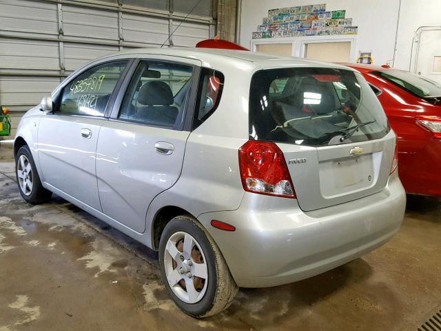 KL1TD62645B424385 - 2005 CHEVROLET AVEO BASE 银色 照片 3