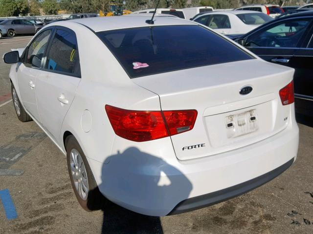 KNAFU4A23C5493134 - 2012 KIA FORTE EX WHITE photo 3