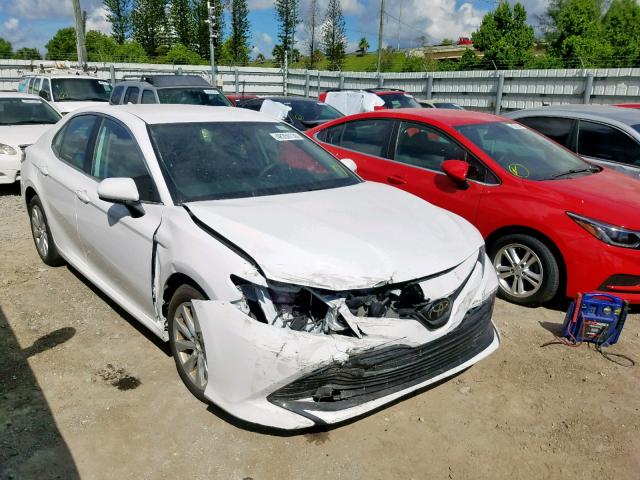 4T1B11HK2KU181577 - 2019 TOYOTA CAMRY L WHITE photo 1