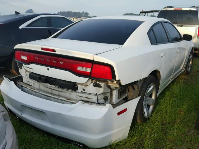 2C3CDXAT8DH734572 - 2013 DODGE CHARGER PO WHITE photo 4