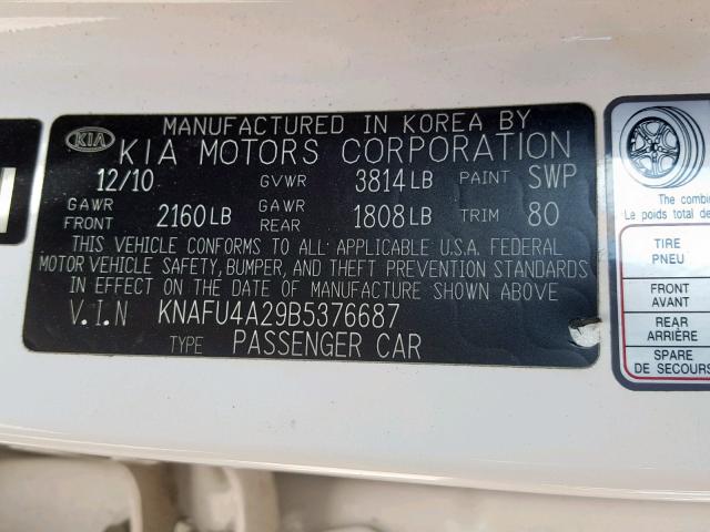 KNAFU4A29B5376687 - 2011 KIA FORTE EX WHITE photo 10