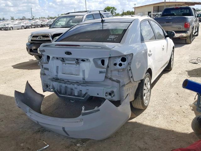 KNAFU4A29B5376687 - 2011 KIA FORTE EX WHITE photo 4