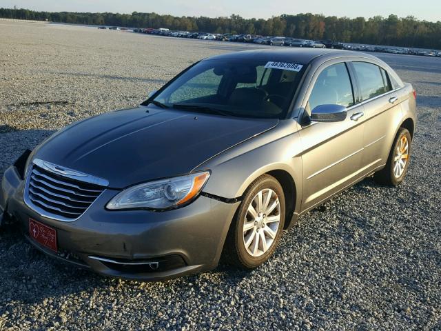 1C3CCBCGXDN607772 - 2013 CHRYSLER 200 LIMITE GRAY photo 2