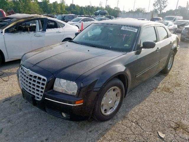 2C3JA53G15H615140 - 2005 CHRYSLER 300 TOURIN BLACK photo 2