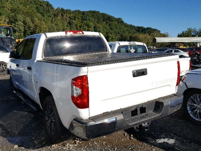 5TFDW5F15HX645906 - 2017 TOYOTA TUNDRA CRE WHITE photo 3