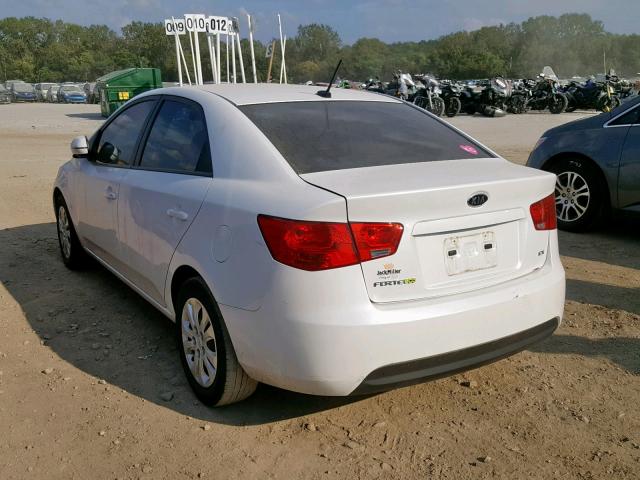 KNAFU4A24D5652311 - 2013 KIA FORTE EX WHITE photo 3