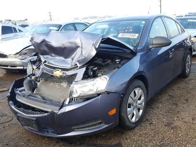 1G1PA5SH1D7278018 - 2013 CHEVROLET CRUZE LS BLUE photo 2