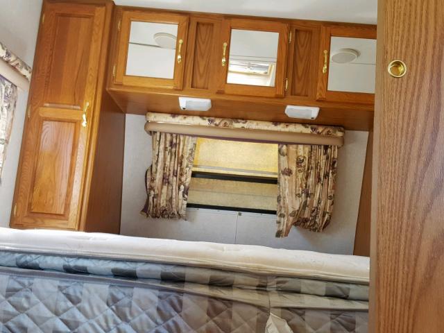 1UJBJ0ZP7Y1C20292 - 2000 JAYCO EAGLE  WHITE photo 5