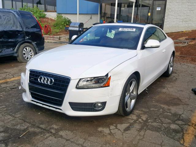 WAUDK78T19A005330 - 2009 AUDI A5 QUATTRO WHITE photo 2