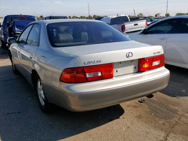 JT8BF28GXW0110761 - 1998 LEXUS ES 300 BEIGE photo 3