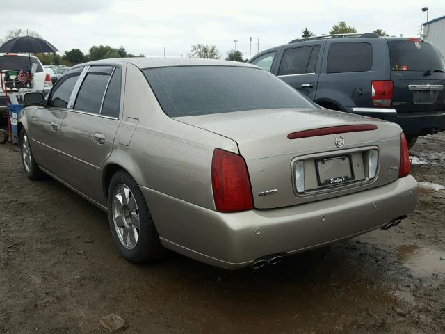 1G6KF57974U124275 - 2004 CADILLAC DEVILLE DT TAN photo 3