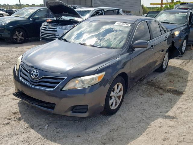 4T1BF3EK8AU074453 - 2010 TOYOTA CAMRY BASE GRAY photo 2