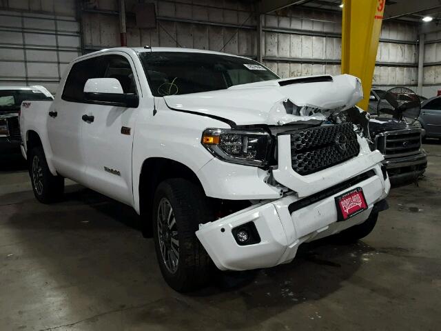 5TFDY5F1XJX733656 - 2018 TOYOTA TUNDRA CRE WHITE photo 1