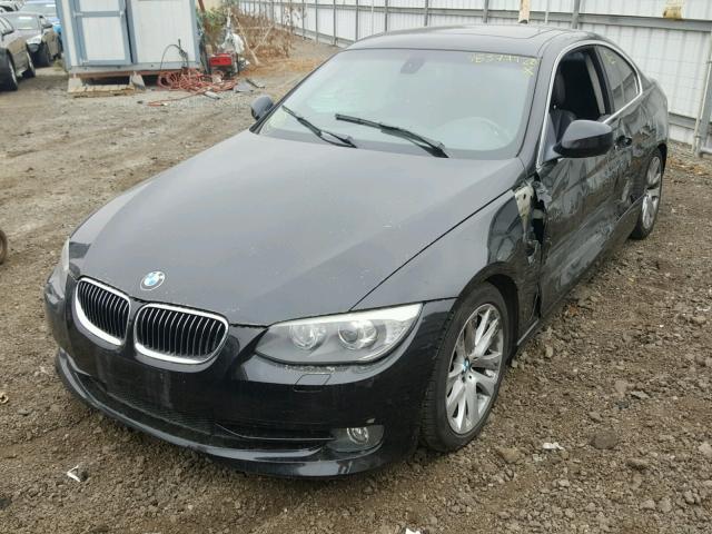 WBAKE5C58BE573410 - 2011 BMW 328 I SULE BLACK photo 2