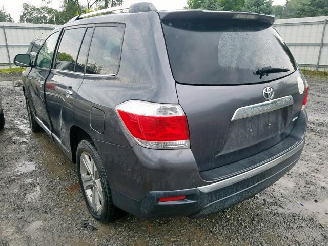 5TDDK3EH6DS240250 - 2013 TOYOTA HIGHLANDER GRAY photo 3