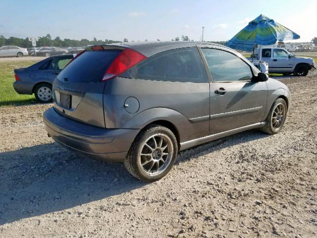 3FAFP31322R186651 - 2002 FORD FOCUS ZX3 GRAY photo 4