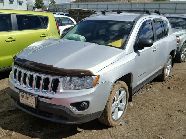 1C4NJDBB9DD190341 - 2013 JEEP COMPASS SP 银色 照片 2