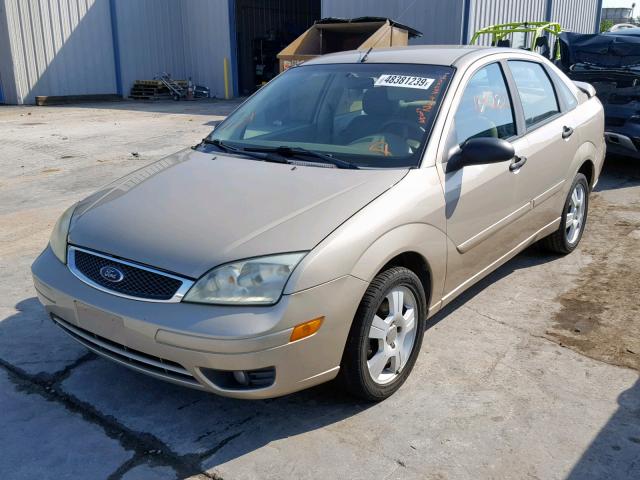 1FAHP34N57W187948 - 2007 FORD FOCUS ZX4 GOLD photo 2