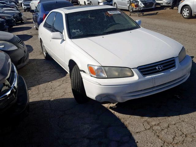 JT2BG22K6Y0442803 - 2000 TOYOTA CAMRY CE WHITE photo 1
