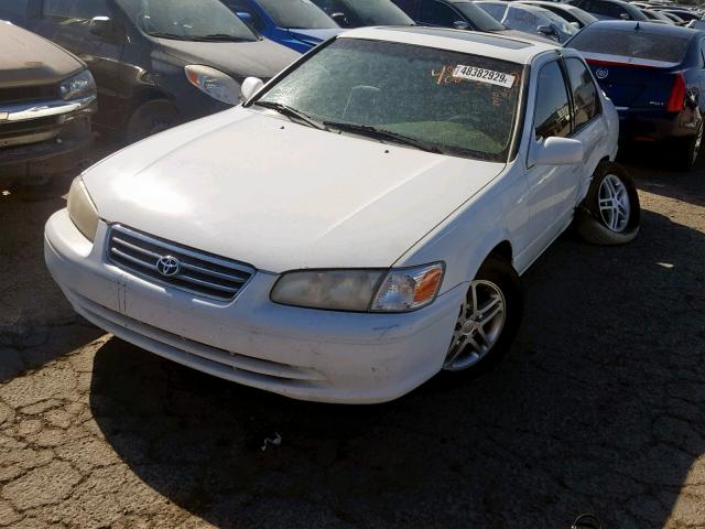 JT2BG22K6Y0442803 - 2000 TOYOTA CAMRY CE WHITE photo 2