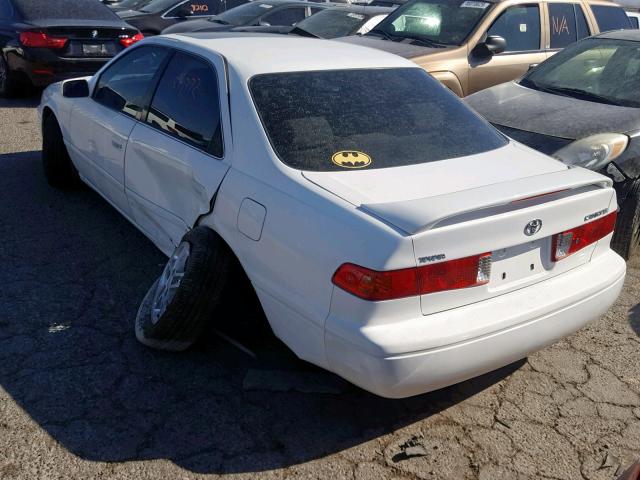 JT2BG22K6Y0442803 - 2000 TOYOTA CAMRY CE WHITE photo 3