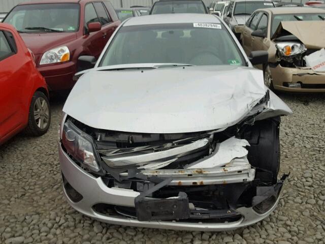 3FAHP0GA3CR288202 - 2012 FORD FUSION S SILVER photo 9