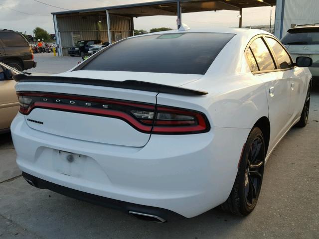 2C3CDXHG7HH643078 - 2017 DODGE CHARGER SX WHITE photo 4