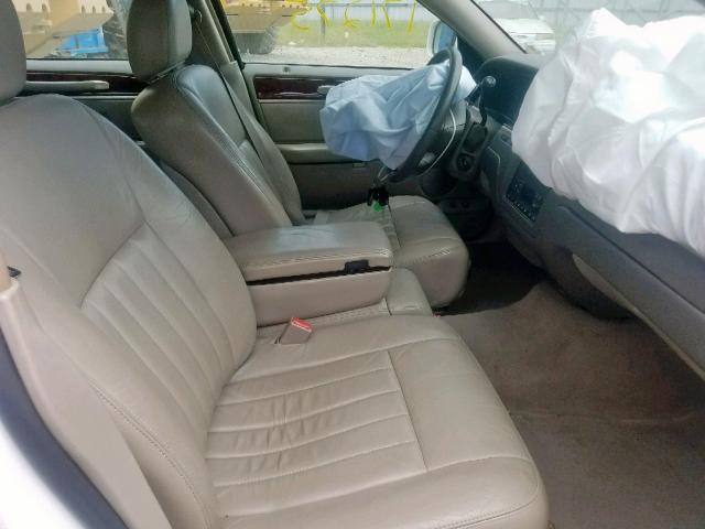 1LNHM81W95Y661622 - 2005 LINCOLN TOWN CAR S WHITE photo 5