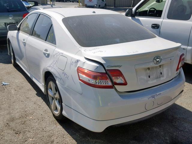 4T1BF3EKXBU630246 - 2011 TOYOTA CAMRY BASE WHITE photo 3